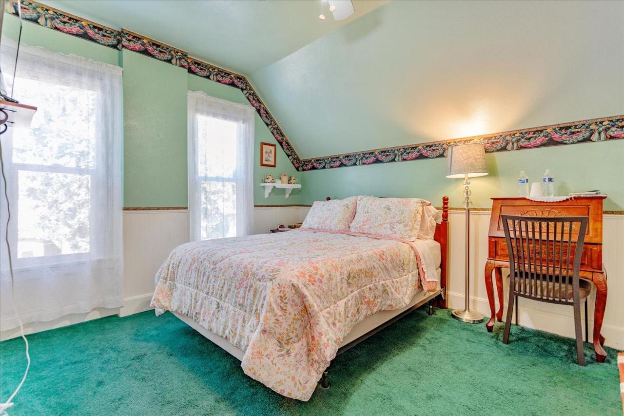 Bed and Breakfast The Silk Pincushion (Adults Only) Golden Exteriér fotografie