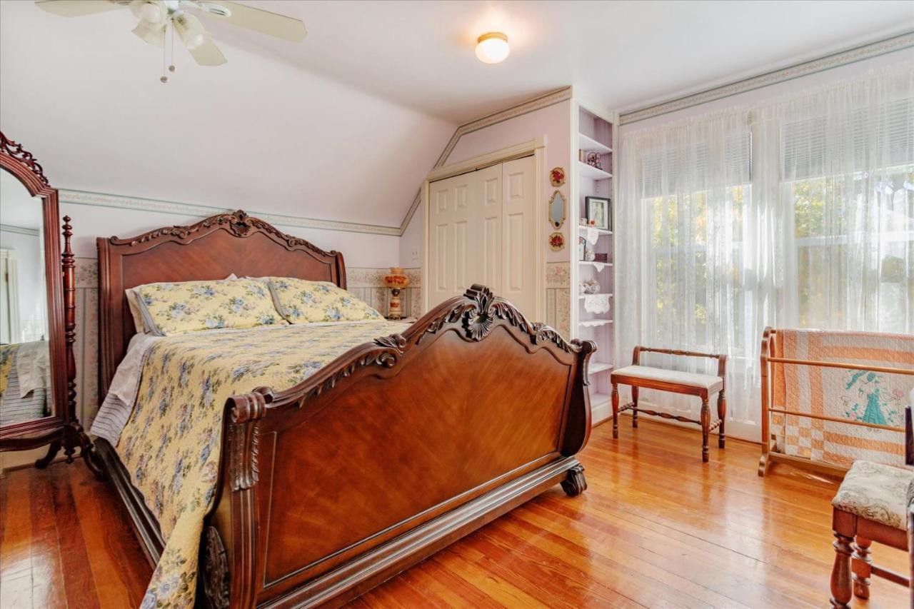 Bed and Breakfast The Silk Pincushion (Adults Only) Golden Exteriér fotografie